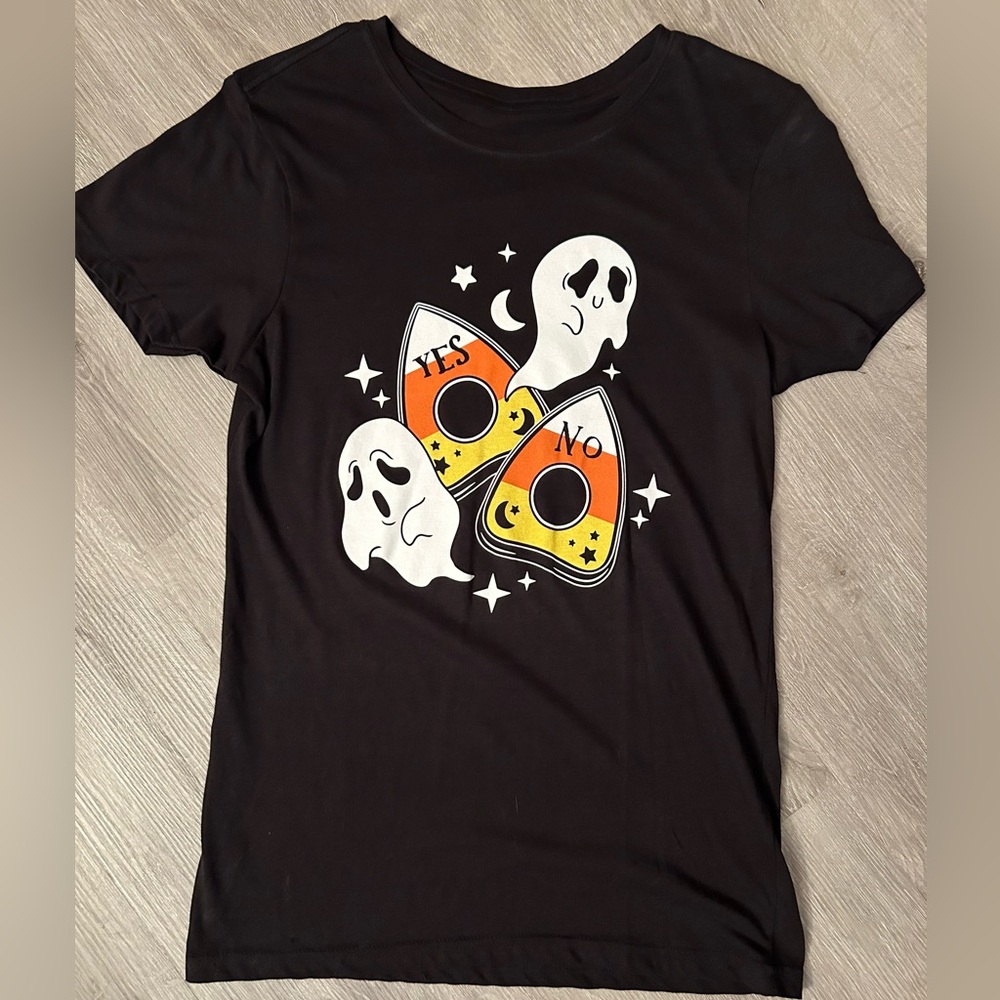 Hot topic short sleeve graphic tee